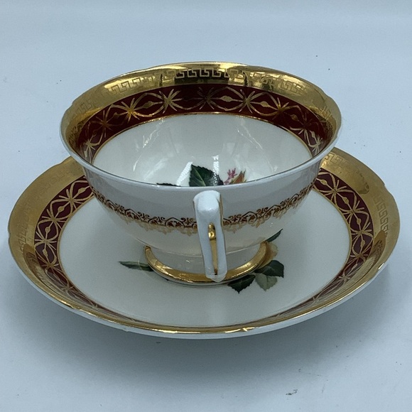 Vintage Court Royal Red/Gold English Bone China Cabbage Rose Teacup & Saucer - Picture 7 of 13